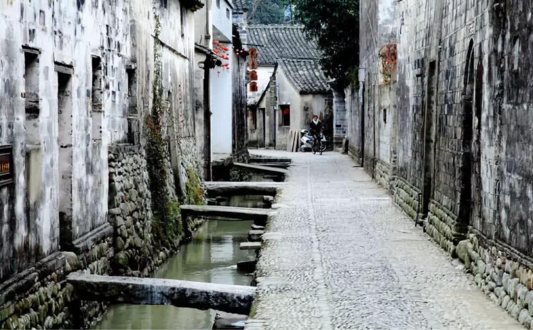 在工地上做安全员是上岗证重要还是C证重要？游戏画面